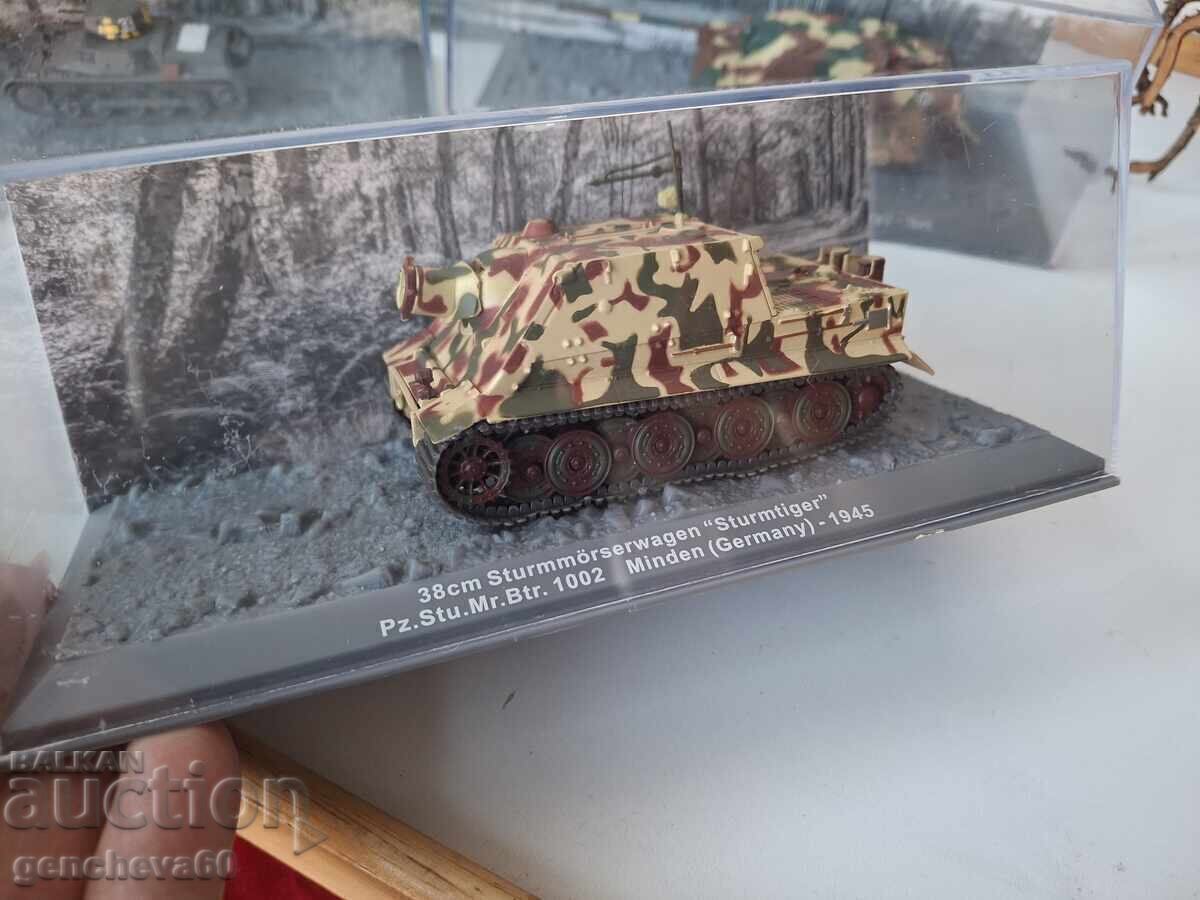 Аукцион ТАНК- колекция от макети