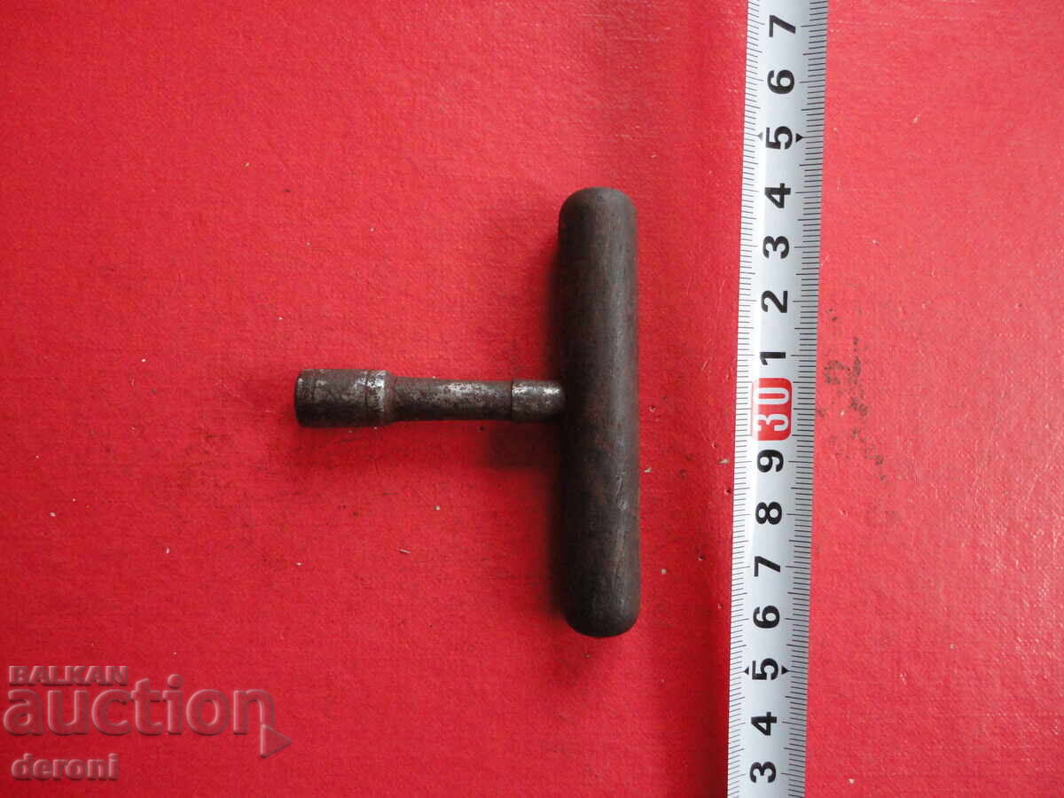 Немски зипов ключ с цена 15.00 лв. | € 7.67 Немски зипов ключ с цена 15.00 лв. | € 7.67