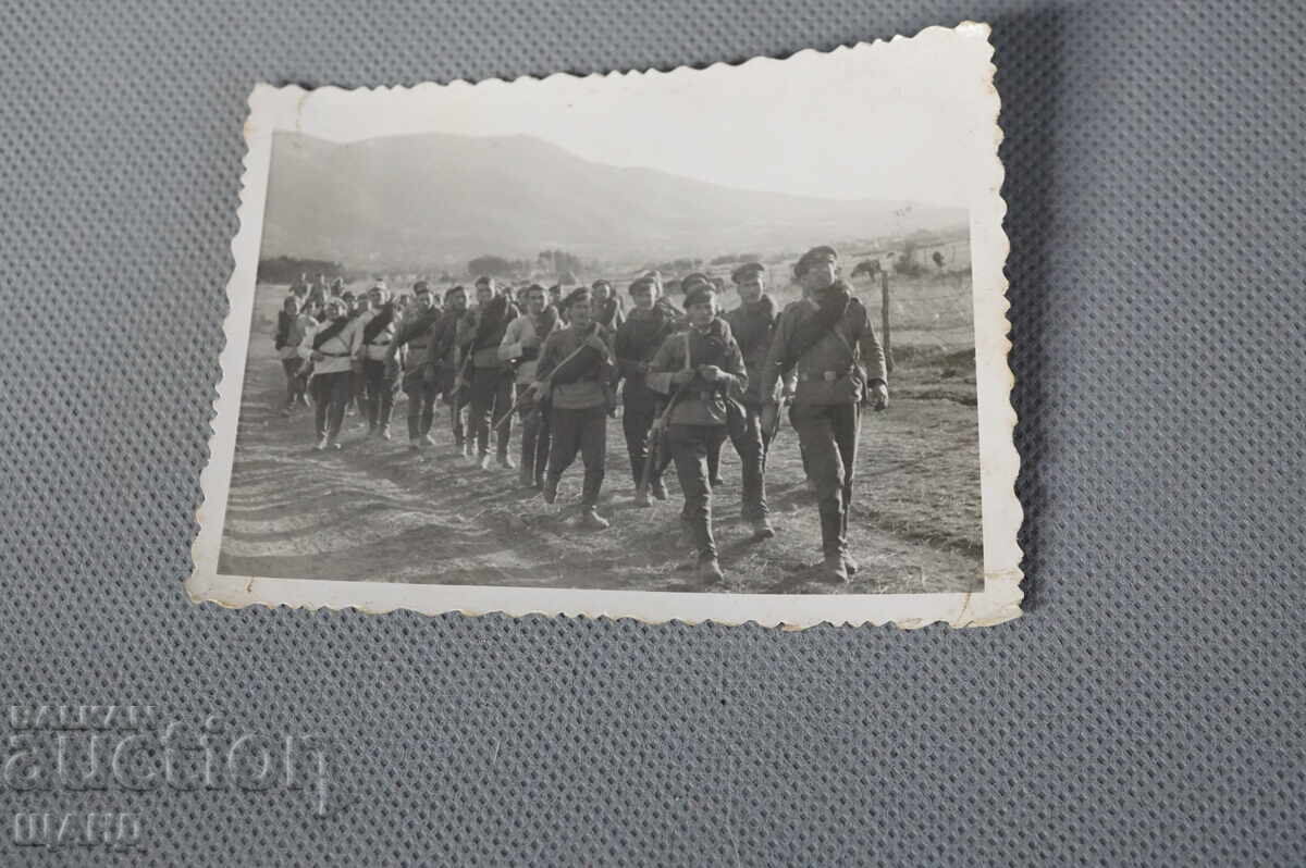 1943 Fotografie militară cu grup de soldați foto Ruičev Sofia