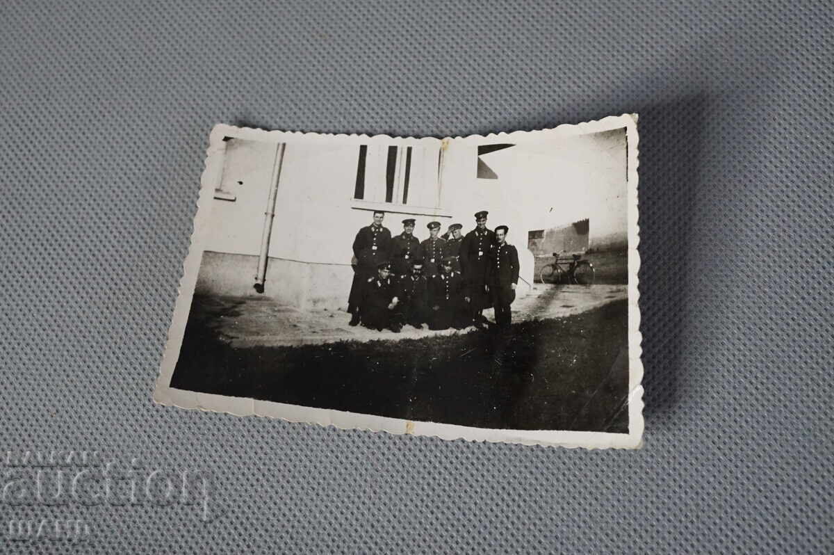 1943 Military Photo Group Soldiers Uniform 1943 Military Photo Group Soldiers Uniform