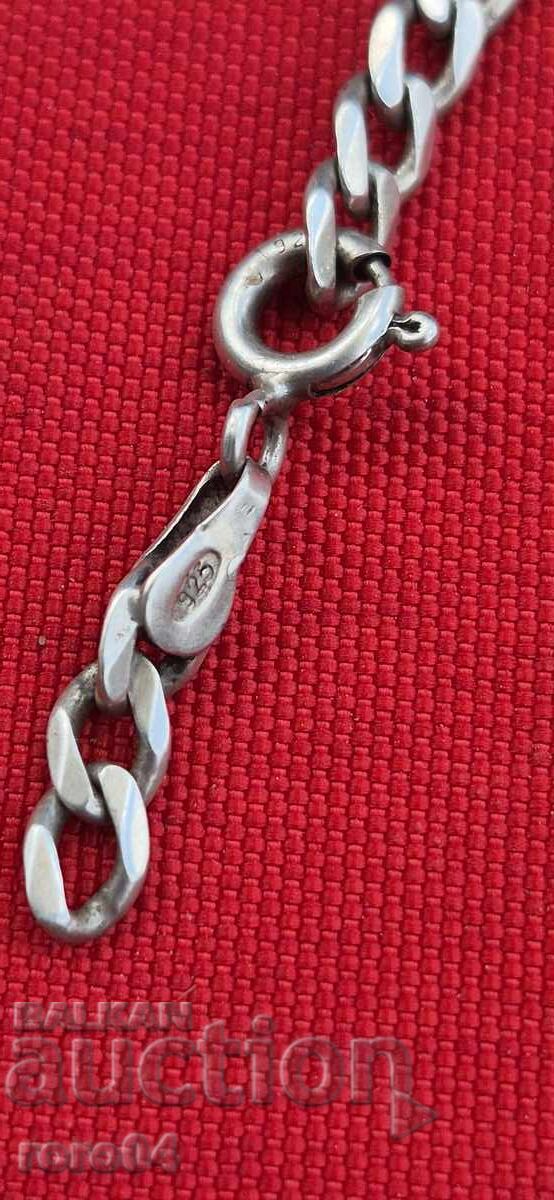 Ασημένιο βραχιόλι Cartier με τιμή 9.99 BGN | € 5.11 Ασημένιο βραχιόλι Cartier με τιμή 9.99 BGN | € 5.11