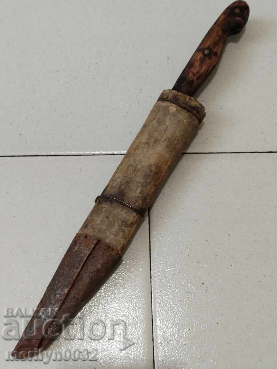 Овчарски нож с кания чирени от биволски рог острие гравюри с цена 159.00 лв. | € 81.30