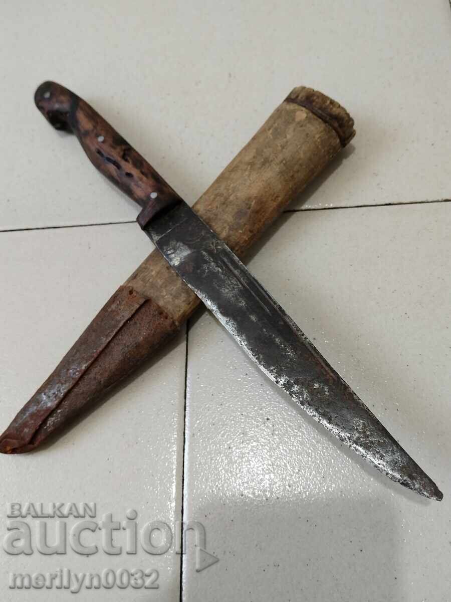 Аукцион Овчарски нож с кания чирени от биволски рог острие гравюри