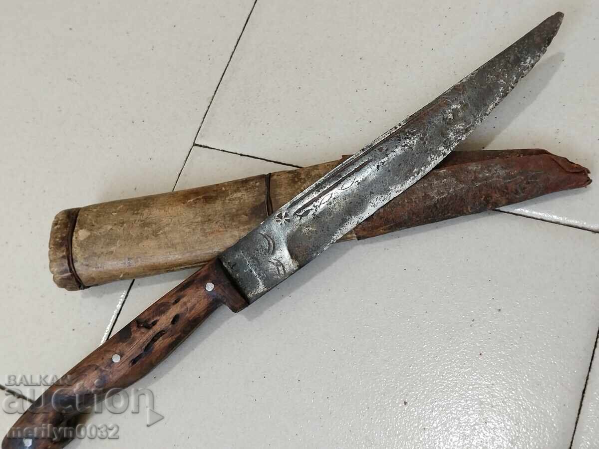 Овчарски нож с кания чирени от биволски рог острие гравюри