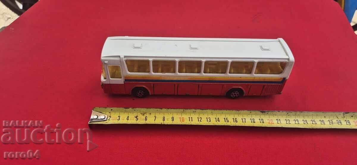 Licitație MERCEDES - MAJORETTE - FABRICAT ÎN FRANȚA