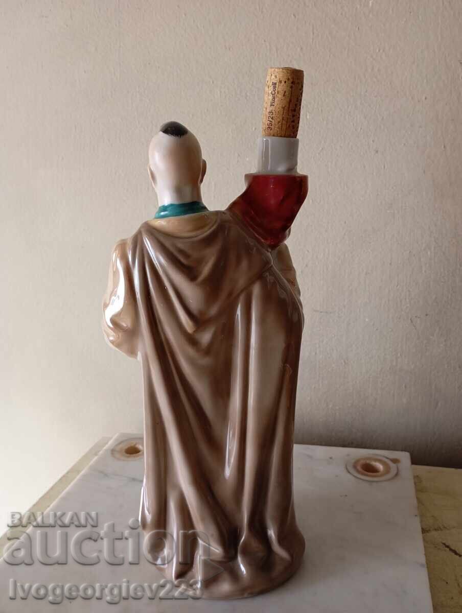 Доставка на Порцеланова бутилка за алкохол