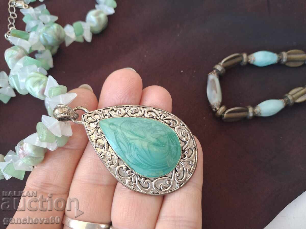 Доставка на Красиви накити колие и гривна