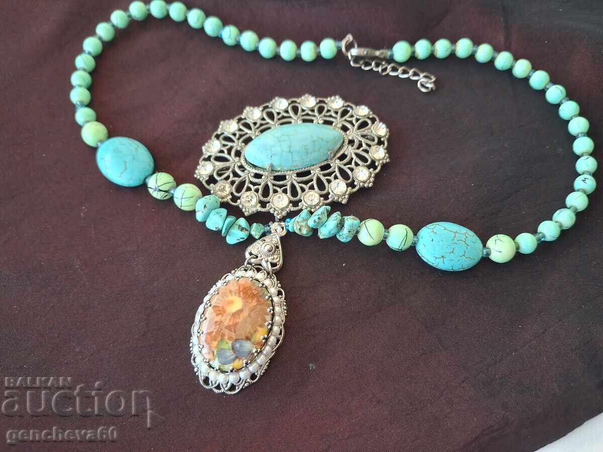 Delivery of Beautiful old jewelry, turquoise necklace and brooch