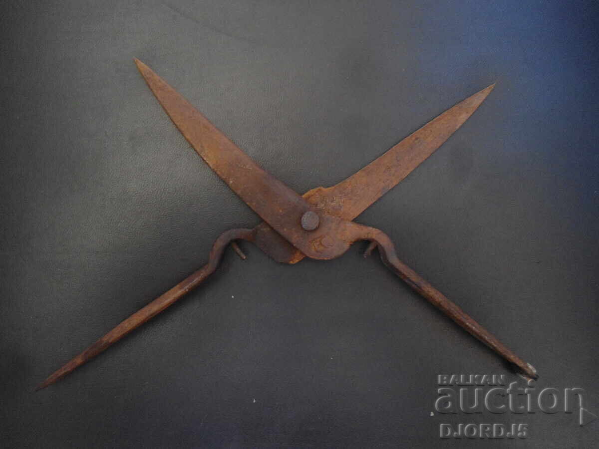 Δημοπρασία Παλιό σφυρήλατο ψαλίδι, σήμανση Δημοπρασία Παλιό σφυρήλατο ψαλίδι, σήμανση