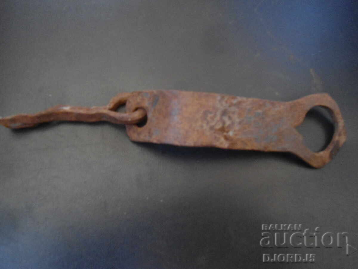 Mandala forjată veche, cufăr, sicriu cu preț 4.00 BGN | € 2.05