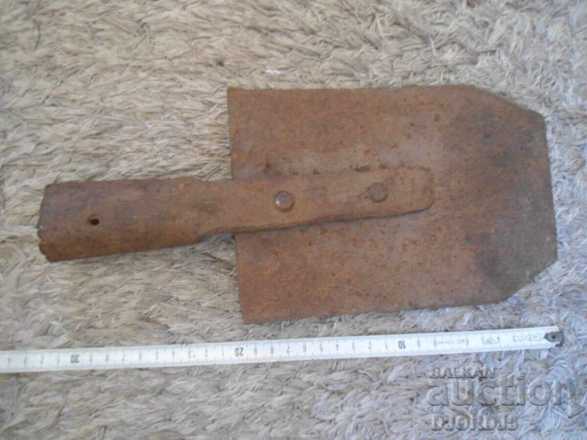 Δημοπρασία Ένα παλιό σφυρήλατο εργαλείο