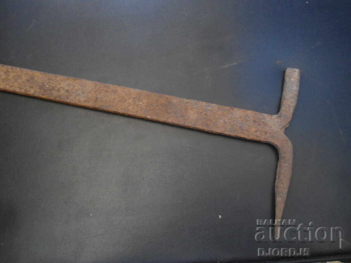 Стара кована стъргалка с цена 6.00 лв. | € 3.07 Стара кована стъргалка с цена 6.00 лв. | € 3.07