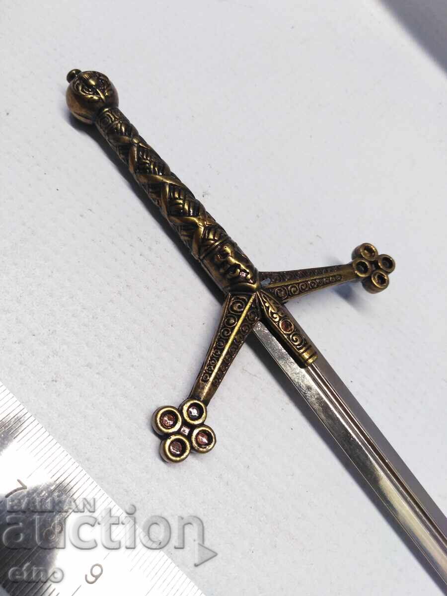 СТАР НОЖ ЗА ПИСМА-РИЦАРСКИ МЕЧ с цена 20.00 лв. | € 10.23