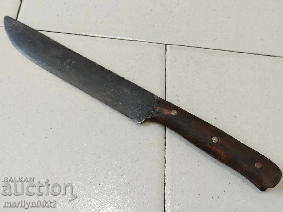 Licitație Cuțit de cioban fără teacă, mânere din corn de bivol Licitație Cuțit de cioban fără teacă, mânere din corn de bivol