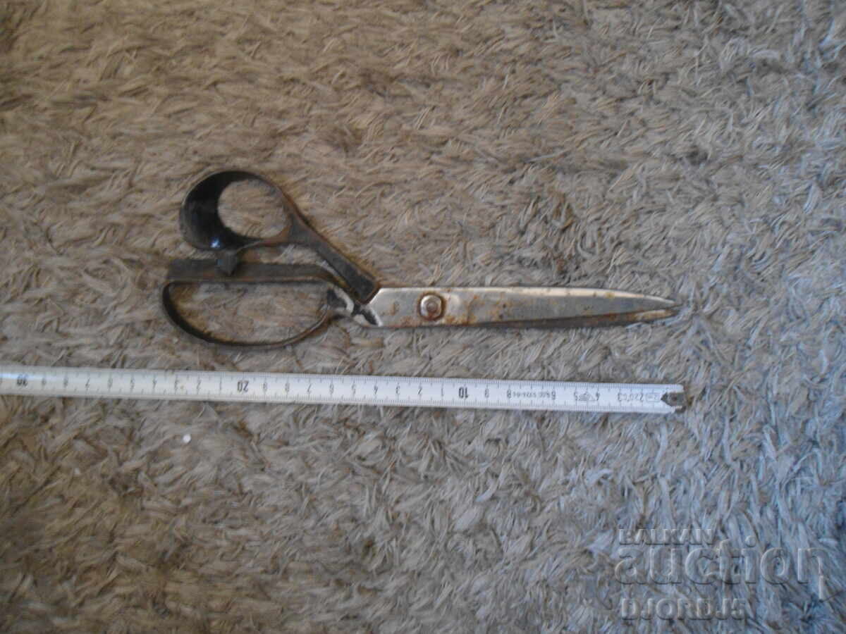 Δημοπρασία Παλιό ψαλίδι, σημειωμένο