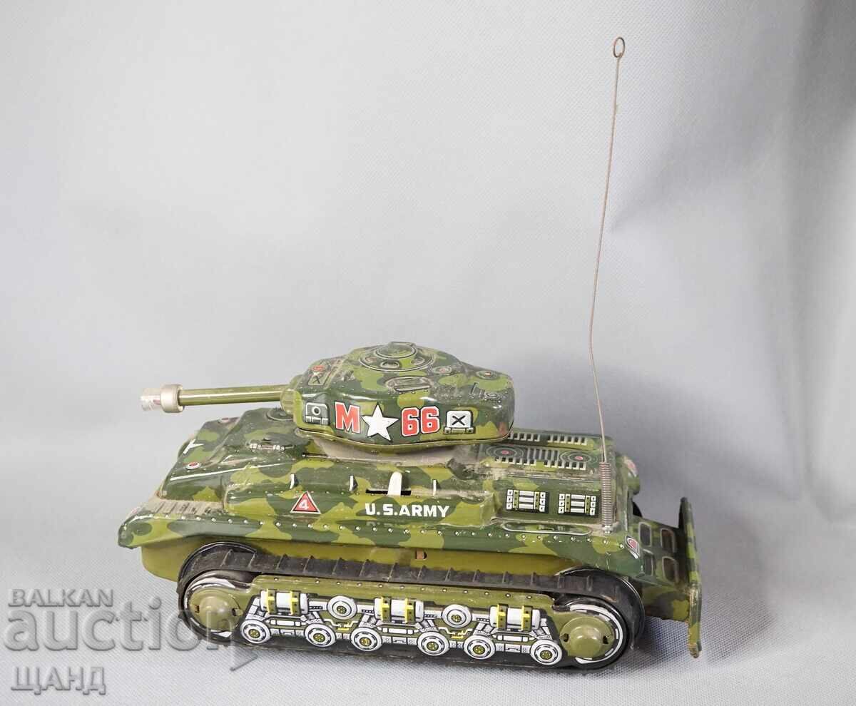 Old Japanese metal toy model tank with batteries with price 50.35 BGN | € 25.74