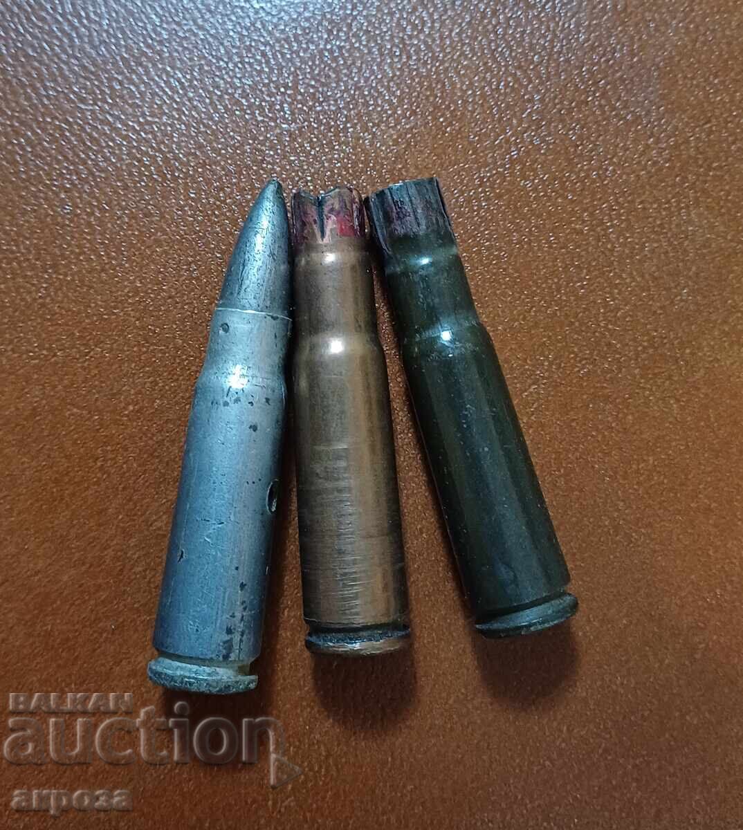 ΑΚ-47 αυτόματο - παρτίδα φυσιγγίων και εκπαιδευτικό φυσίγγιο