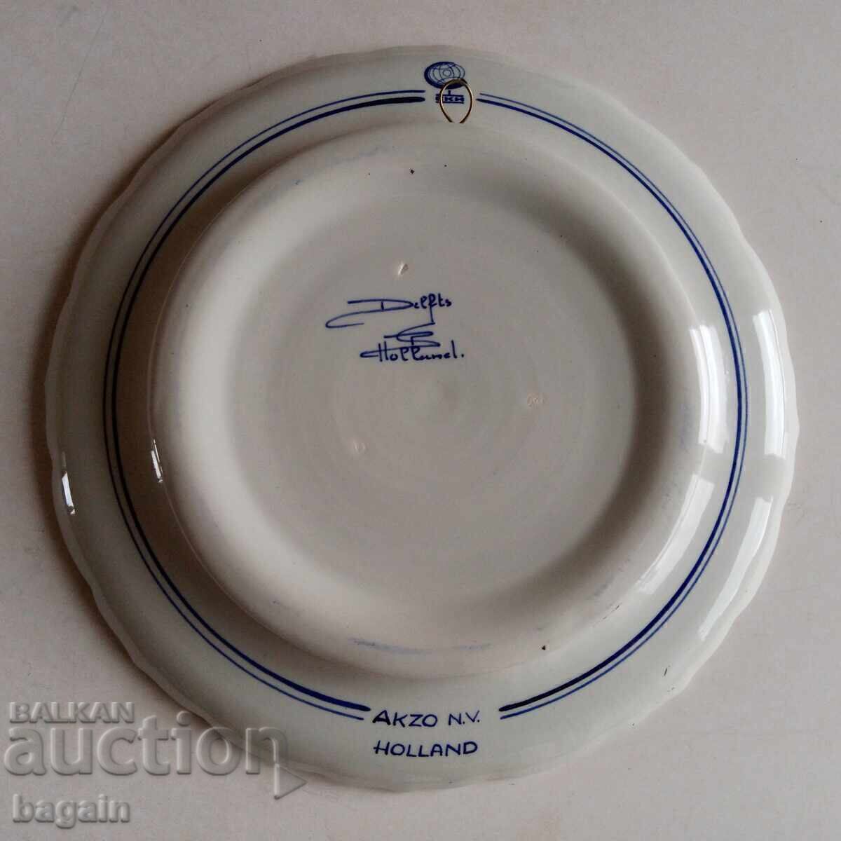 Auction  Unique plate, Delft