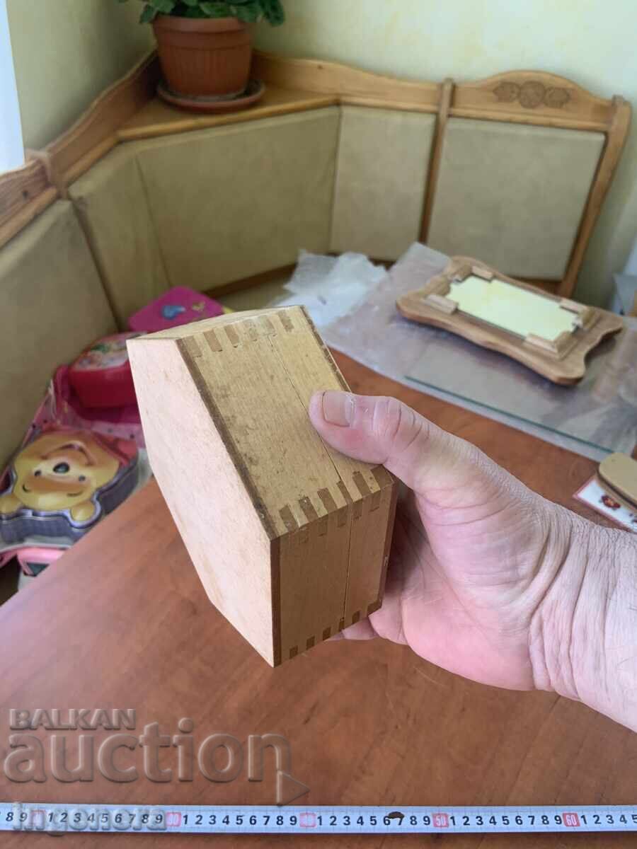 Delivery of BOX WOOD PYROGRAPH DRAWING ANTIQUE FROM SOCA MOSTRA Delivery of BOX WOOD PYROGRAPH DRAWING ANTIQUE FROM SOCA MOSTRA