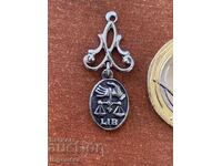 ΚΡΕΜΑΣΤΟ ΜΕΝΤΑΛΙΟ ΚΟΣΜΗΜΑΤΩΝ ΣΟΥΒΕΝΙΡ ΑΠΟ ΤΗ ΔΕΚΑΕΤΙΑ ΤΟΥ 80 ΤΟΥ ΤΕΛΕΥΤΑΙΟΥ ΑΙΩΝΑ