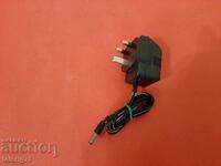 Adaptor/Transformator englezesc 220V-240V /9V cu mufă de 5,5 mm