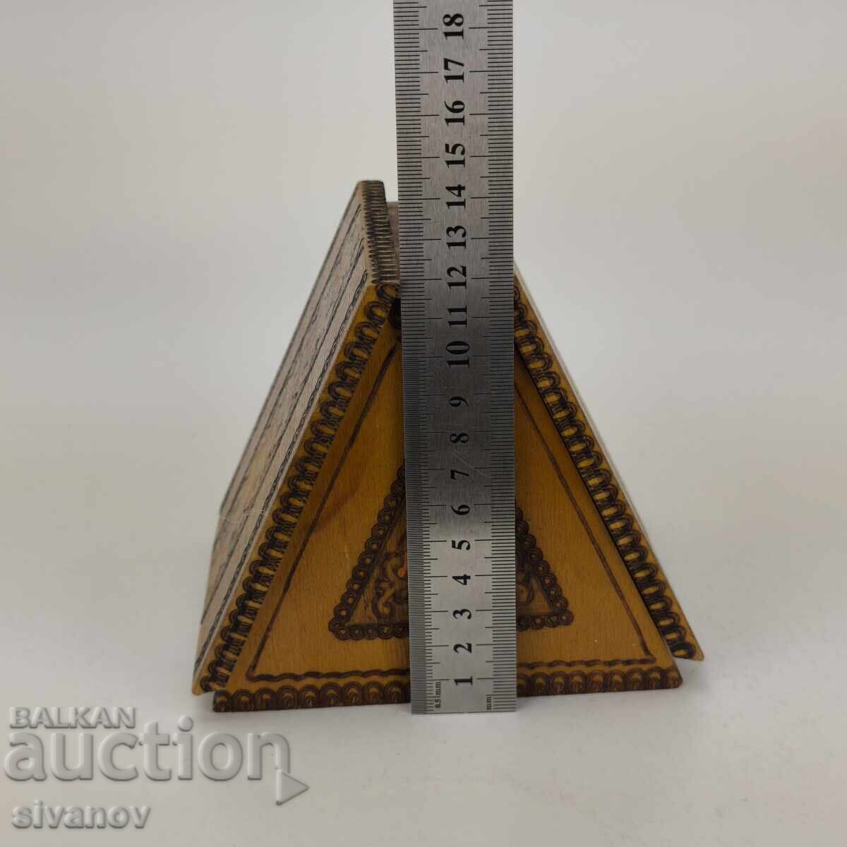 Old wooden cigarette box #5975 - 5