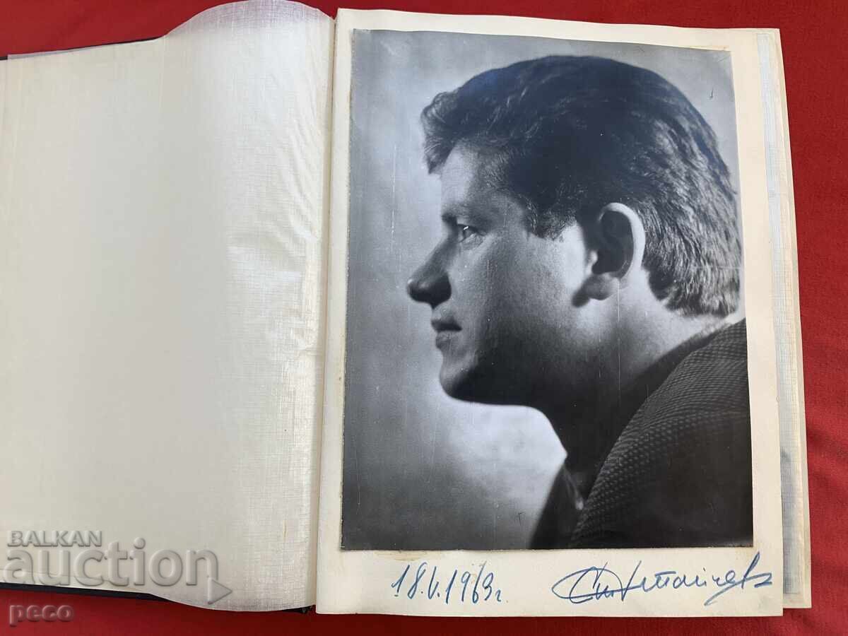 Стефан Стайчев Албум със снимки от две пиеси Сливен Стефан Стайчев Албум със снимки от две пиеси Сливен