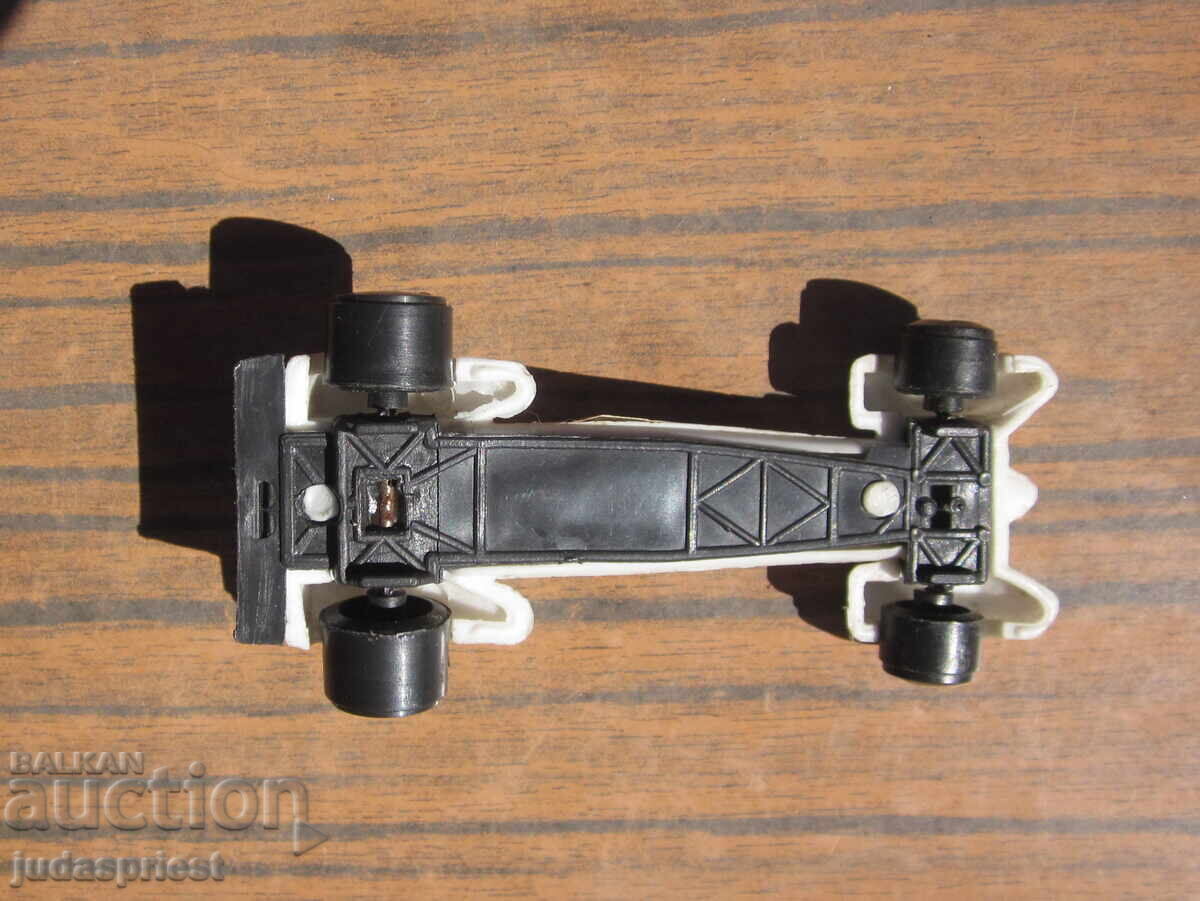 Βουλγάρικο πλαστικό παιδικό αυτοκινητάκι "κομήτης" από την εποχή του σοσιαλισμού - 5 Βουλγάρικο πλαστικό παιδικό αυτοκινητάκι "κομήτης" από την εποχή του σοσιαλισμού - 5