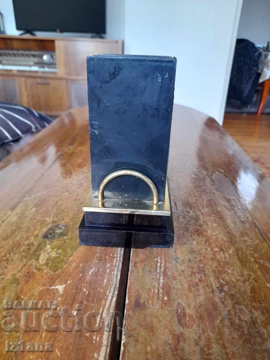 Cutie muzicală veche pentru țigări cu preț 37.00 BGN | € 18.92 Cutie muzicală veche pentru țigări cu preț 37.00 BGN | € 18.92