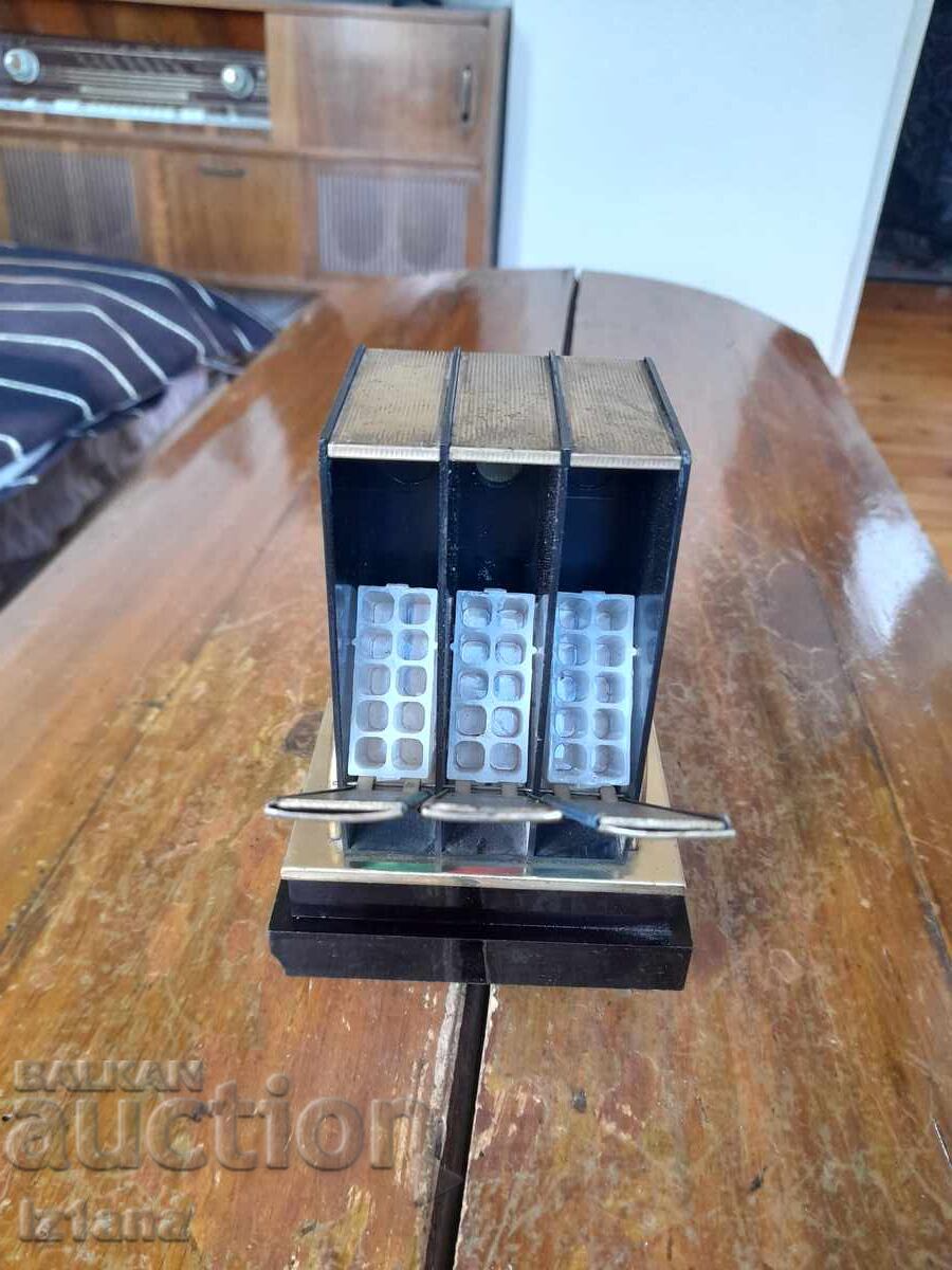 Cutie muzicală veche pentru țigări - 7 Cutie muzicală veche pentru țigări - 7