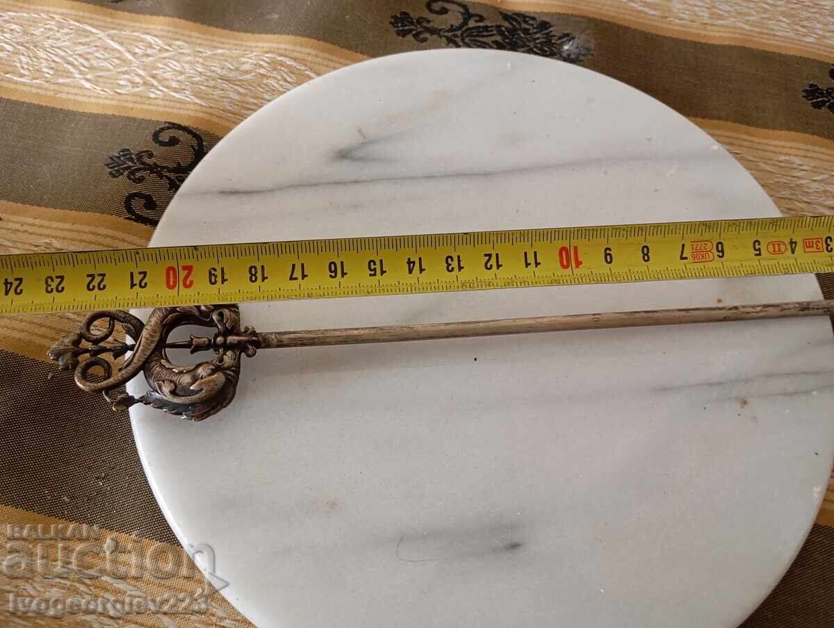 Livrarea Ac de păr vechi Livrarea Ac de păr vechi