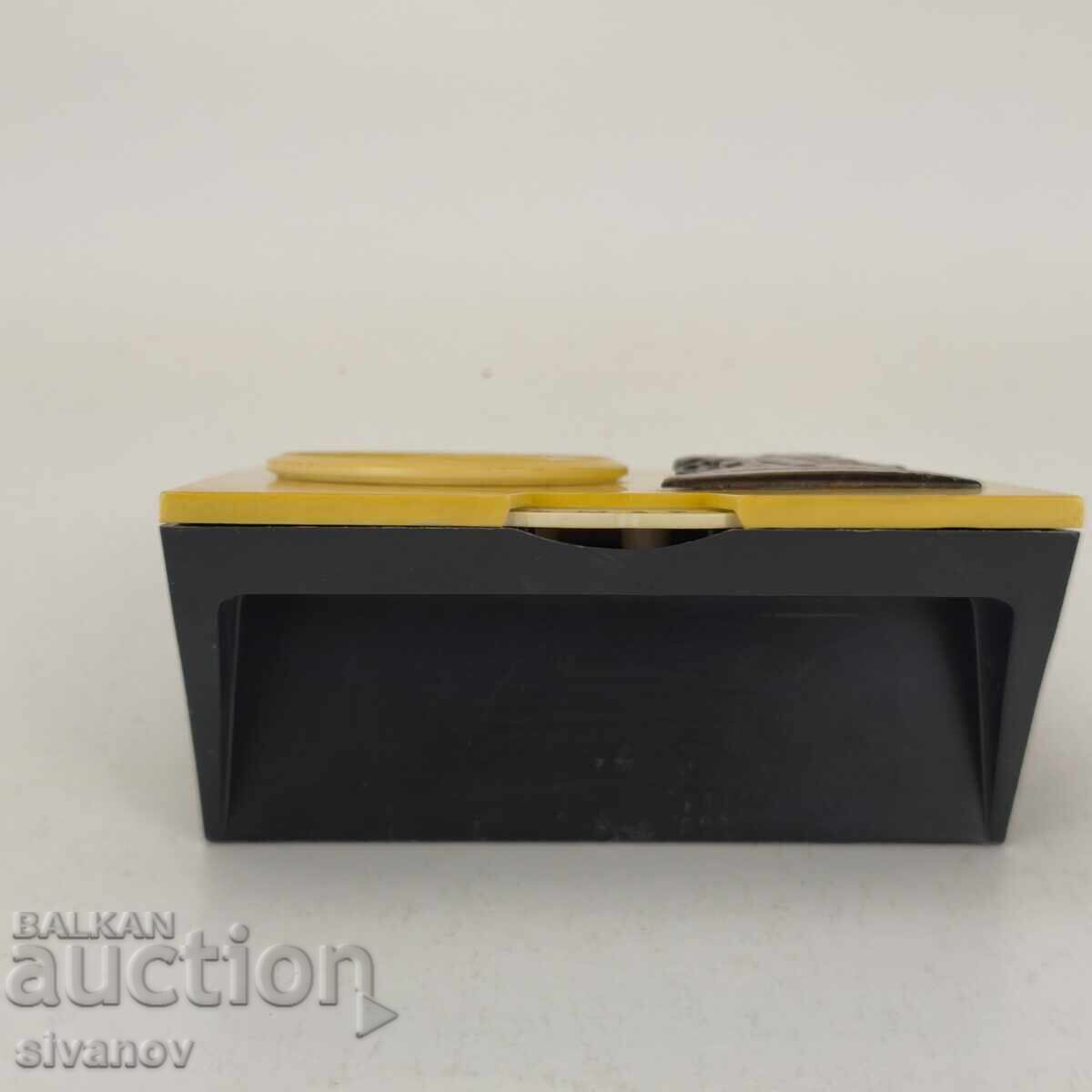 Стара съветска механичен календар #5977 с цена 24.99 лв. | € 12.78 Стара съветска механичен календар #5977 с цена 24.99 лв. | € 12.78