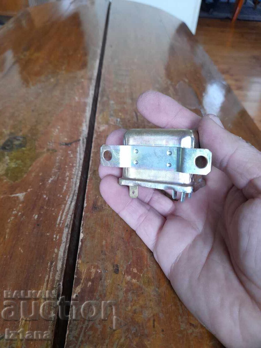 Releu auto vechi PC702A - 5 Releu auto vechi PC702A - 5