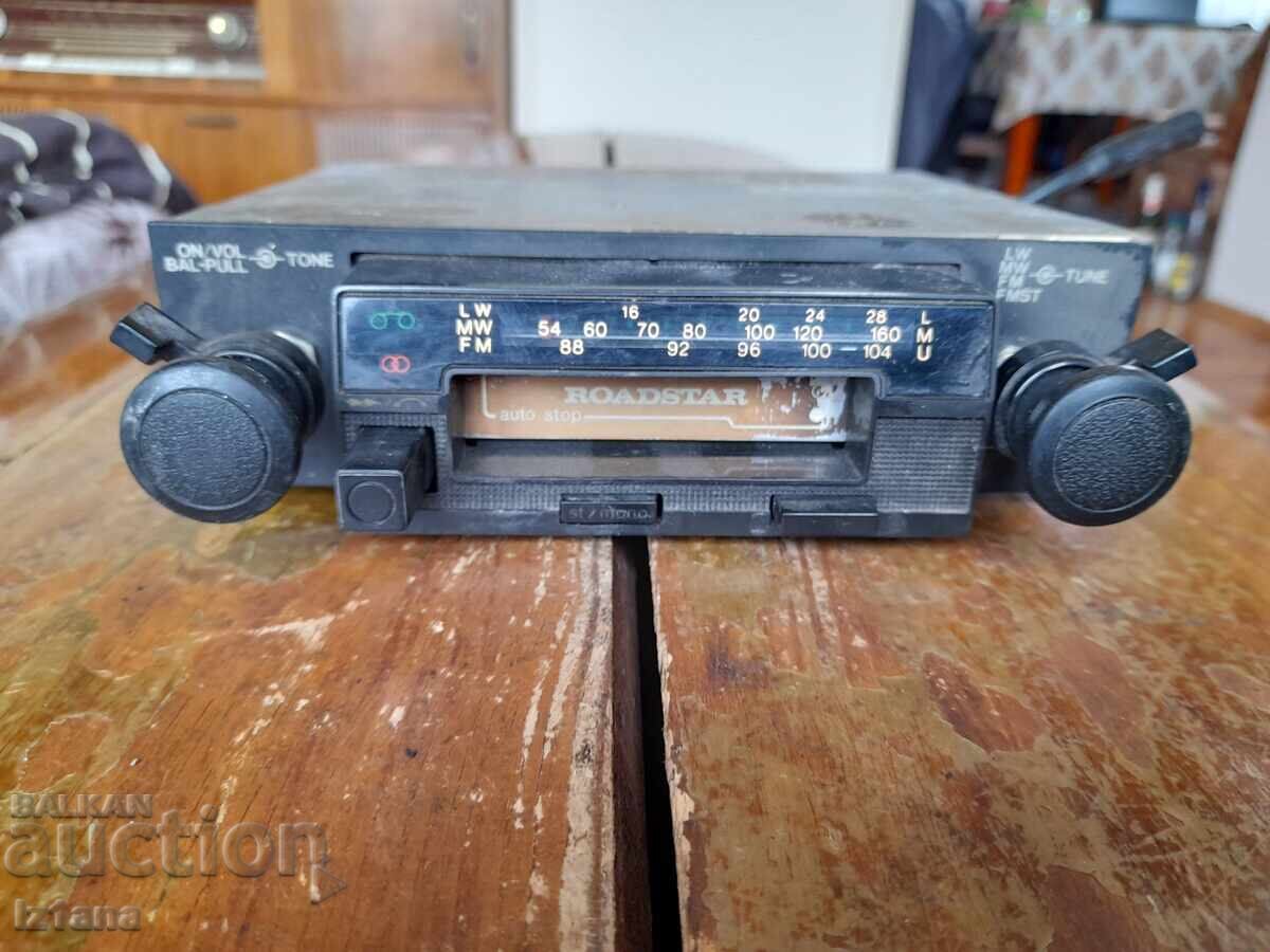 Стар автомобилен радиокасетофон Roadstar с цена 32.00 лв. | € 16.36