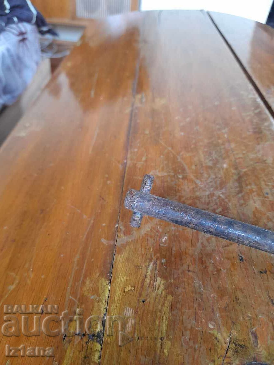 Доставка на Стара манивела за автомобил