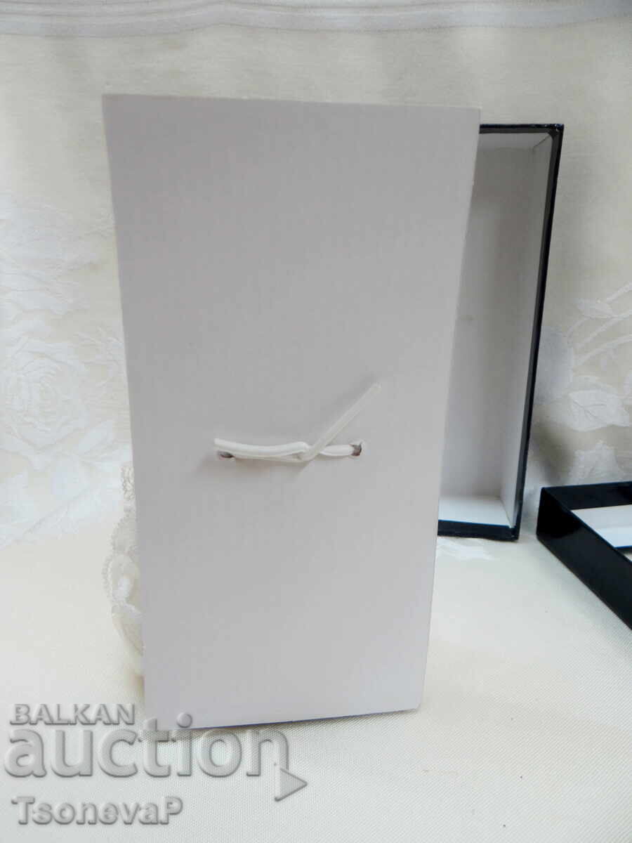 Delivery of Porcelain doll Grace Kelly Delivery of Porcelain doll Grace Kelly