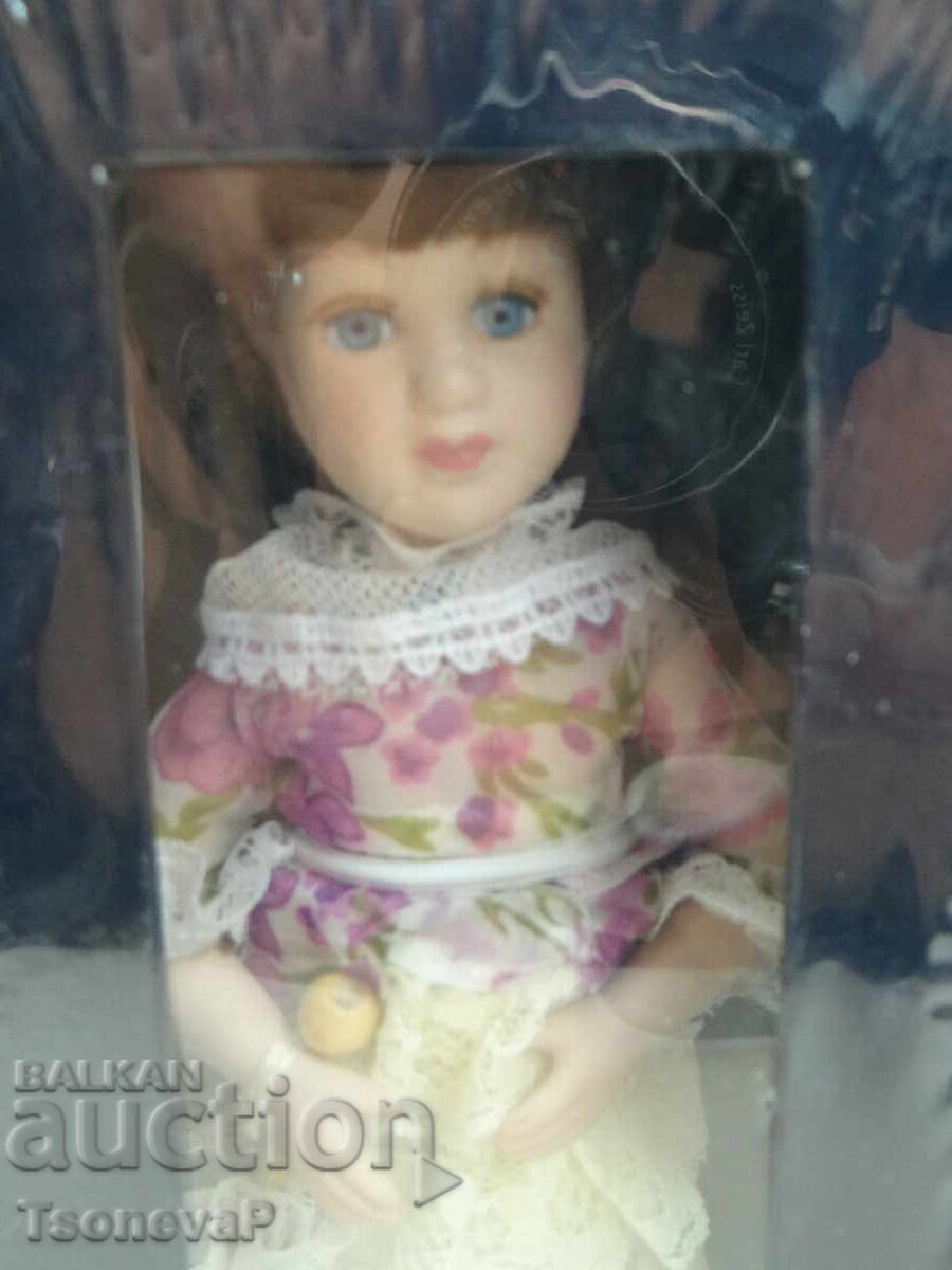 Πορσελάνινη κούκλα Ελισάβετ φον Έσσεν-Ντάρμστατ με τιμή 15.00 BGN | € 7.67 Πορσελάνινη κούκλα Ελισάβετ φον Έσσεν-Ντάρμστατ με τιμή 15.00 BGN | € 7.67