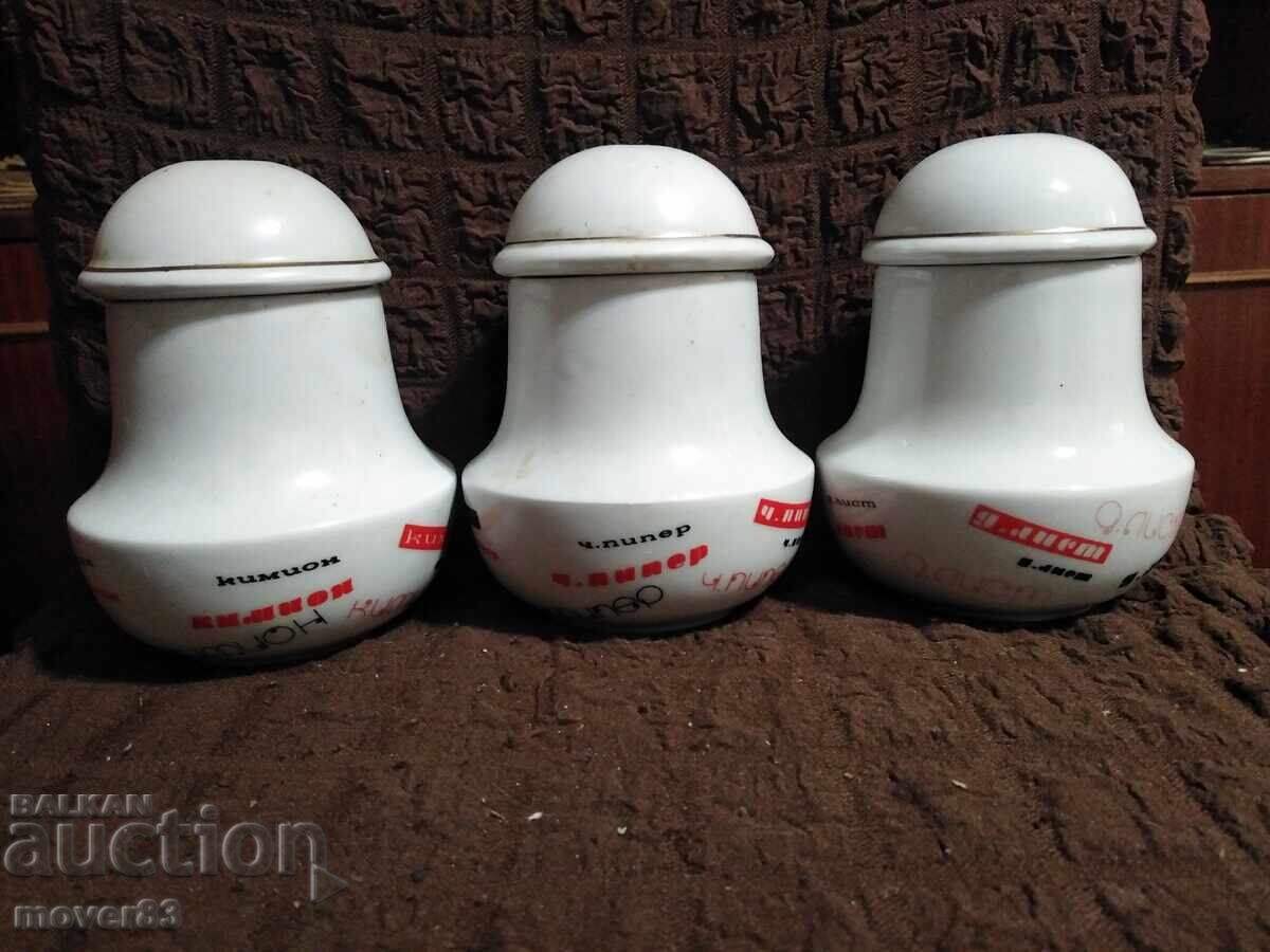 Παράδοση Πορσελάνινες κούπες/βάζα. Μικρά, 6 τεμάχια Παράδοση Πορσελάνινες κούπες/βάζα. Μικρά, 6 τεμάχια