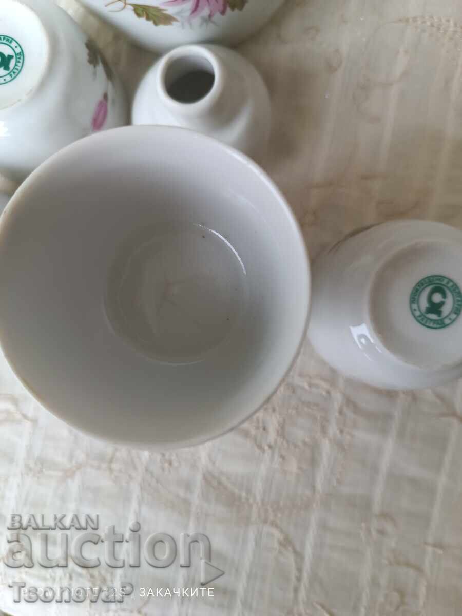 Delivery of Bulgarian porcelain rakia set with bottle Delivery of Bulgarian porcelain rakia set with bottle