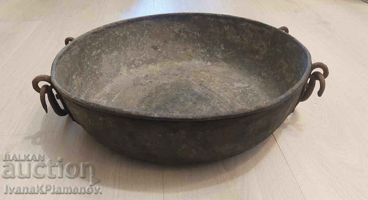 Copper retro large pan for connoisseurs with price 100.00 BGN | € 51.13