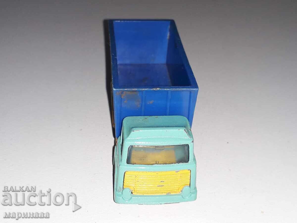 Auction  OLD STROLLER ''IMPI''. ENGLAND