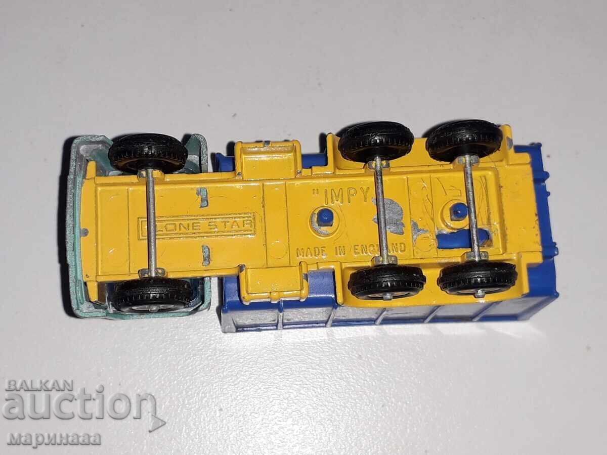 Delivery of OLD STROLLER ''IMPI''. ENGLAND