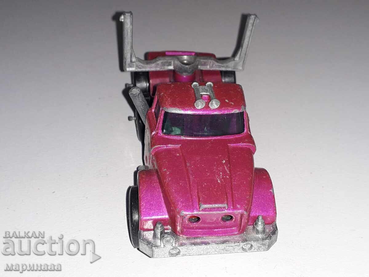 Auction OLD "MATCHBOX" CAR. ENGLAND Auction OLD "MATCHBOX" CAR. ENGLAND