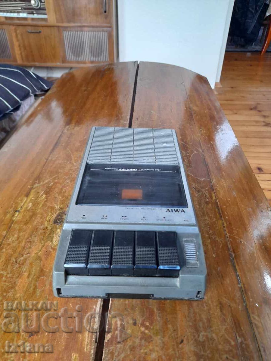 Παλιό κασετόφωνο Aiwa TP-757E