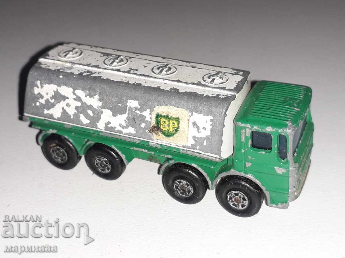 OLD "MATCHBOX" CAR. ENGLAND with price 3.00 BGN | € 1.53 OLD "MATCHBOX" CAR. ENGLAND with price 3.00 BGN | € 1.53