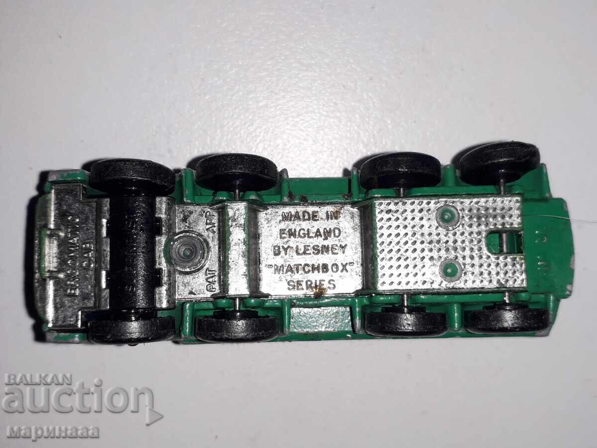 Auction OLD "MATCHBOX" CAR. ENGLAND Auction OLD "MATCHBOX" CAR. ENGLAND