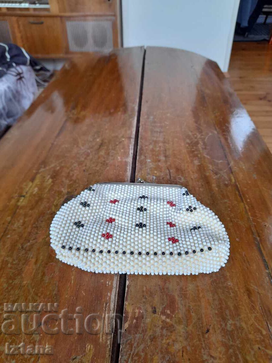 Παλιό πορτοφόλι με χάντρες