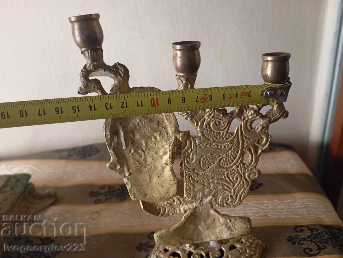 Livrarea Sfeșnic retro