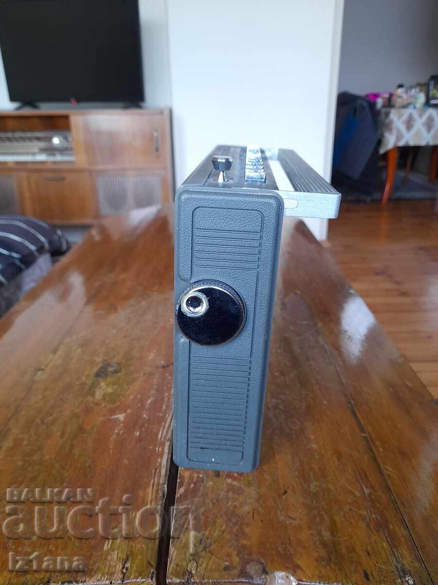Livrarea Radio vechi, receptor radio UFA 201