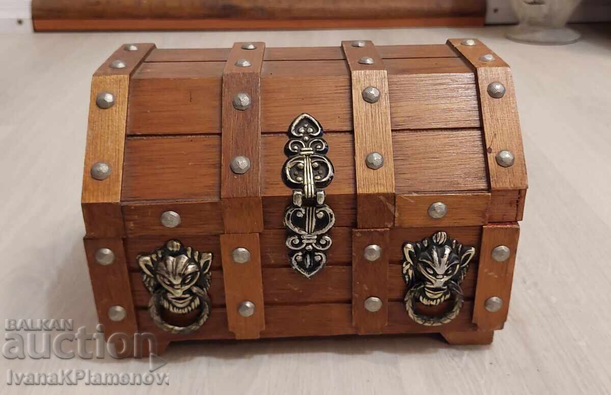 Auction  Wooden jewelry box for connoisseurs